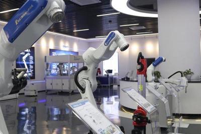 重慶 金融賦能 加「數(shù)」前行 智能機(jī)器人研發(fā)步入快車道